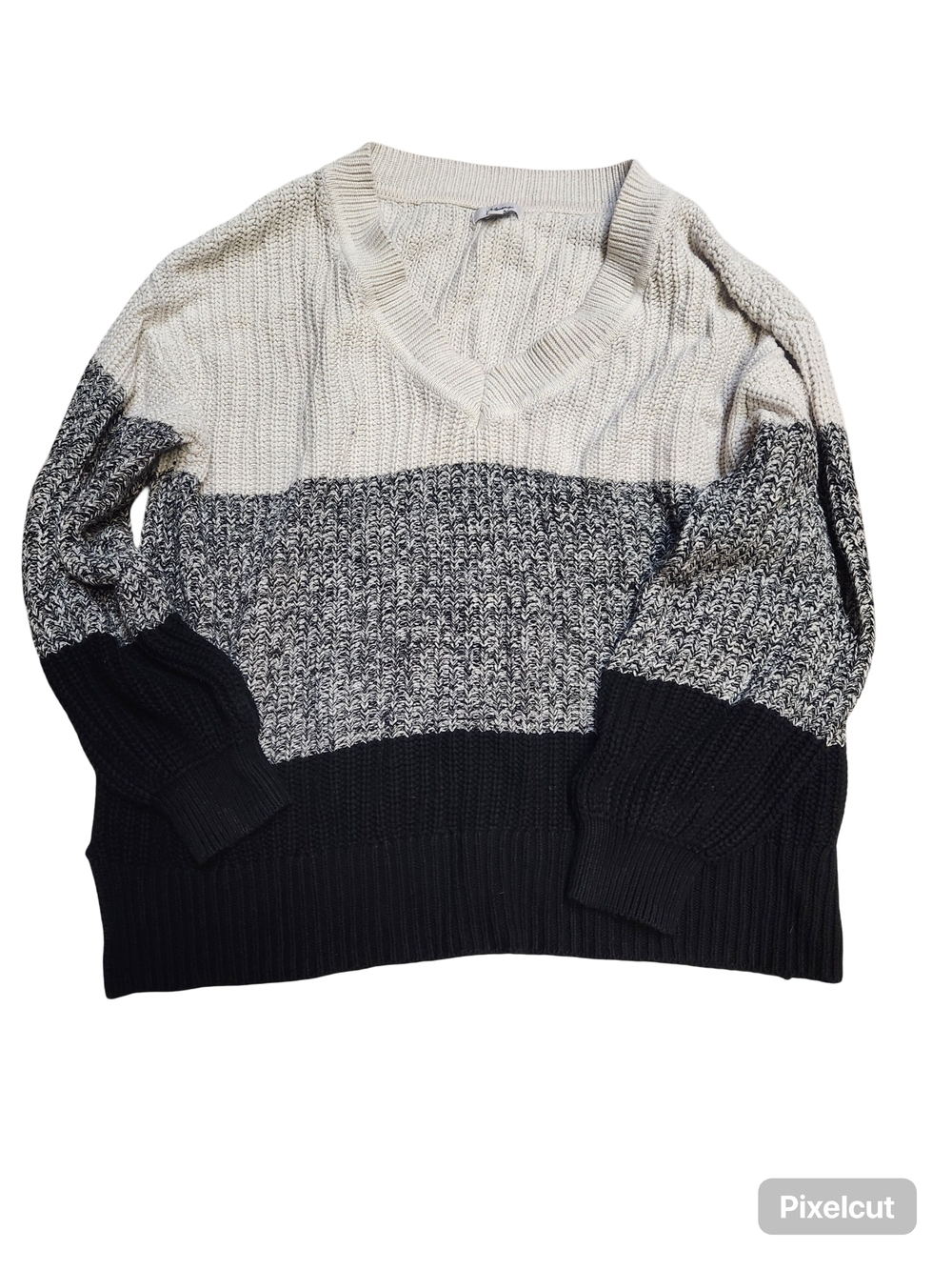 Colorblock V-Neck Sweater - Black & Cream